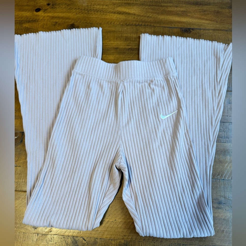 Nike Chill Mini Flare Ribbed Leggings in Tan Size‎ XS